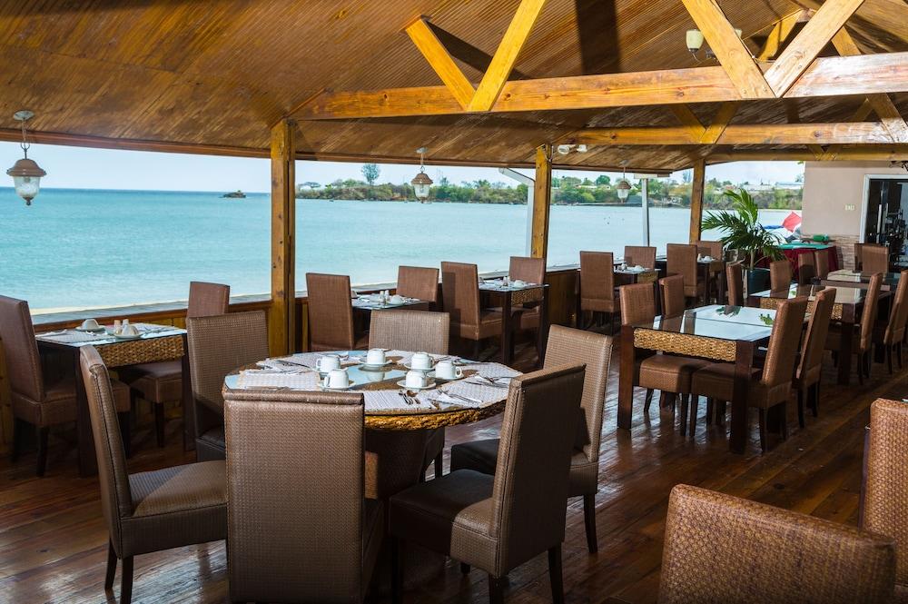 Hotel Starfish Tobago Black Rock Exterior foto